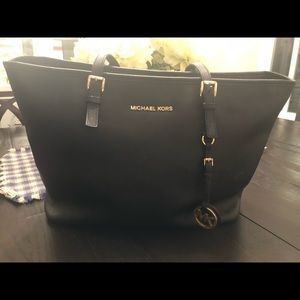 Michale kors purse -Jet settee